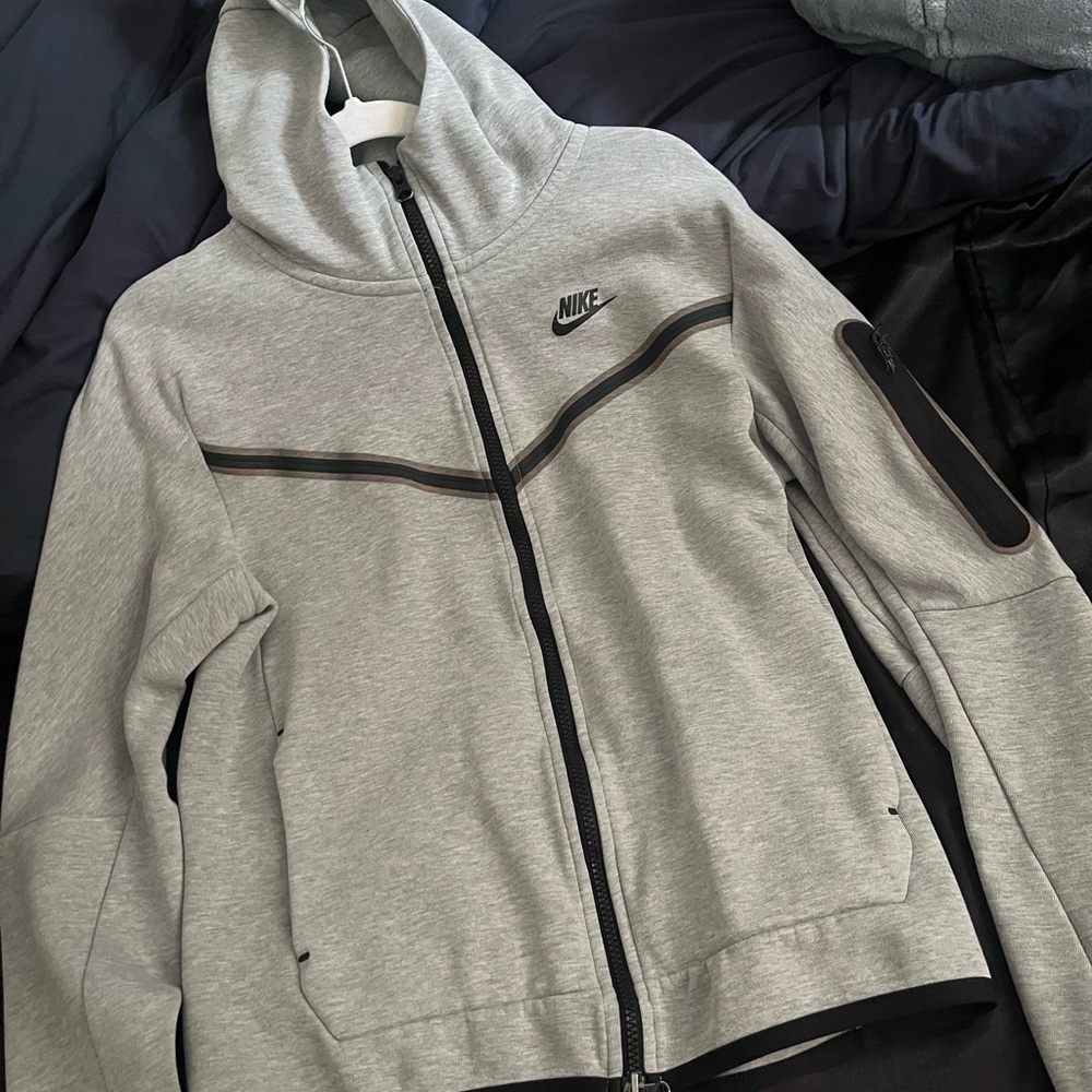 Nike Tech - Nike Heather Gray Full-Zip Hoodie